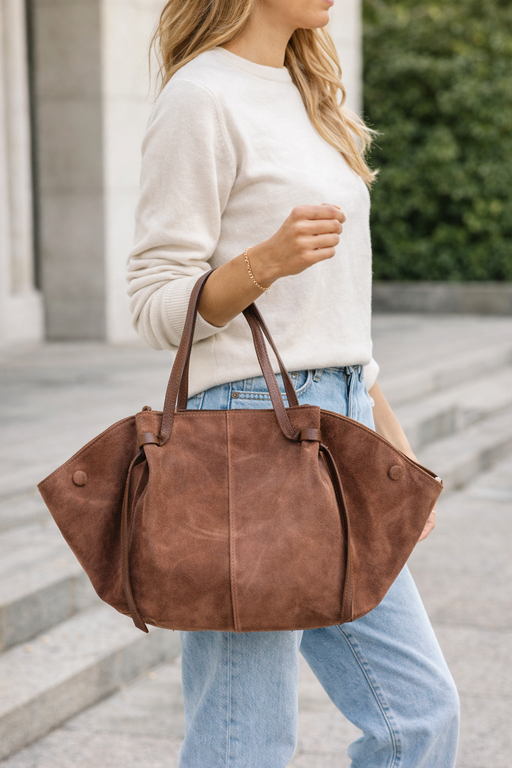 Women's bag made of cognac brown genuine leather Alice